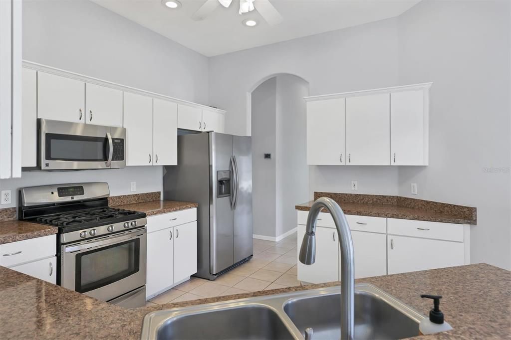 En Renta: $2,695 (3 camas, 2 baños, 1931 Pies cuadrados)