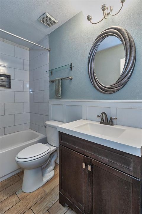 For Sale: $318,900 (3 beds, 1 baths, 1128 Square Feet)