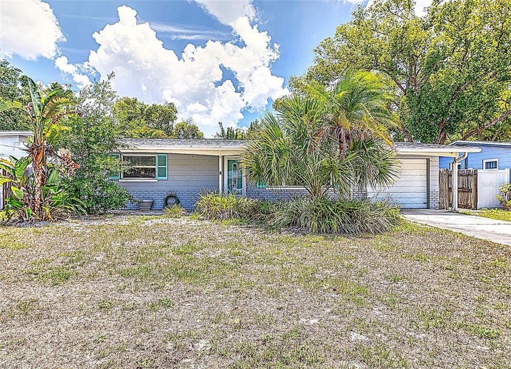 For Sale: $318,900 (3 beds, 1 baths, 1128 Square Feet)