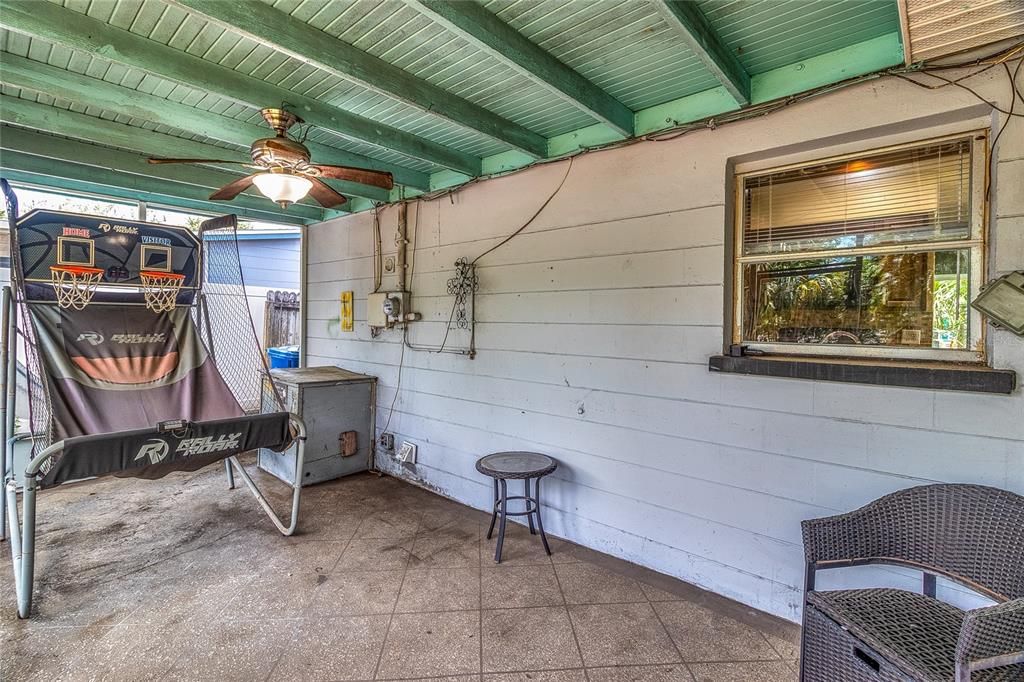 For Sale: $318,900 (3 beds, 1 baths, 1128 Square Feet)