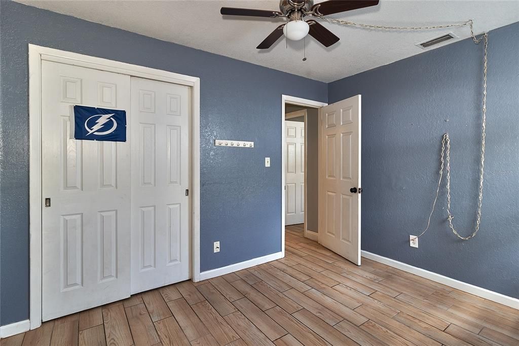 For Sale: $318,900 (3 beds, 1 baths, 1128 Square Feet)