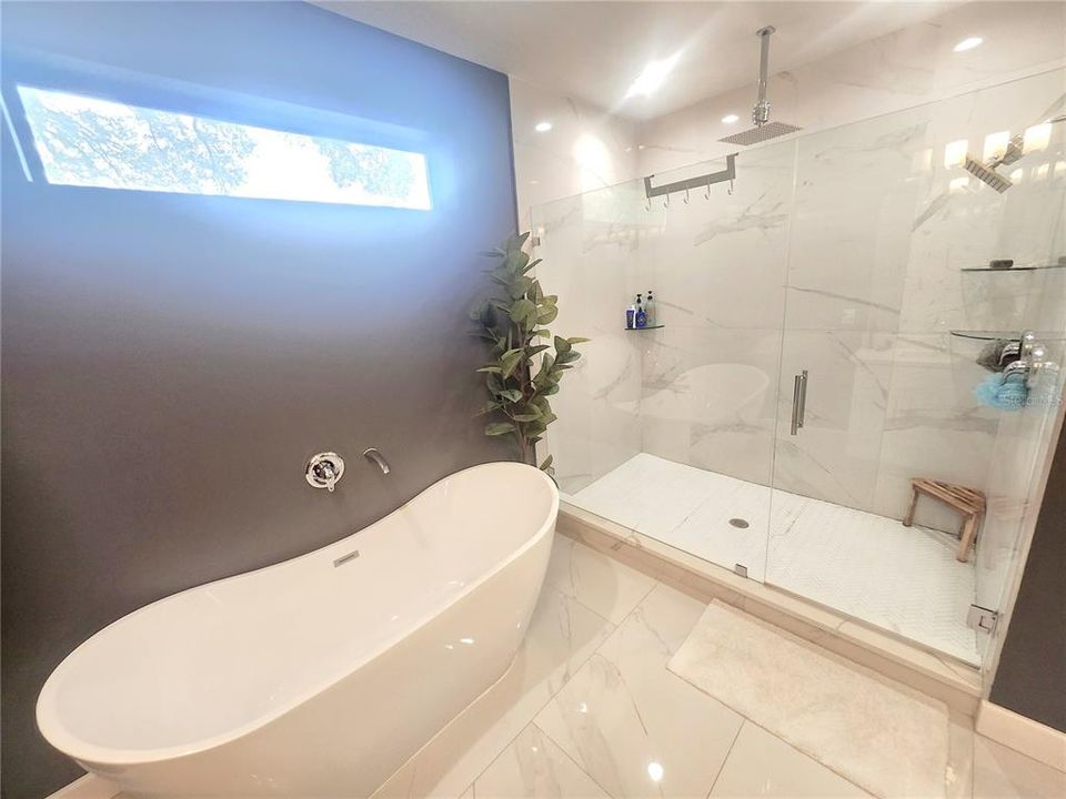 For Sale: $739,900 (4 beds, 3 baths, 2518 Square Feet)
