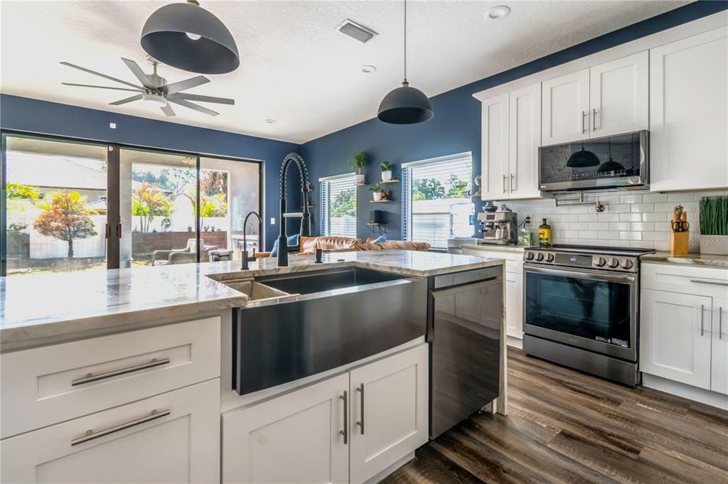 For Sale: $739,900 (4 beds, 3 baths, 2518 Square Feet)