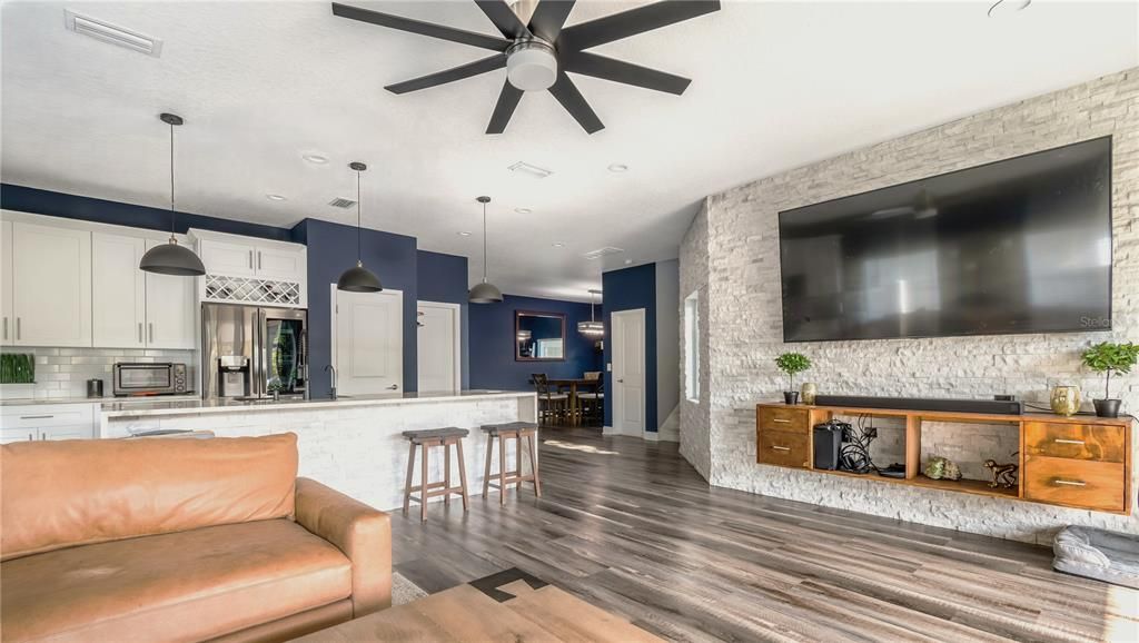 For Sale: $739,900 (4 beds, 3 baths, 2518 Square Feet)
