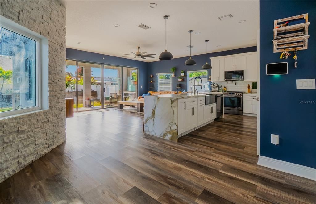 For Sale: $739,900 (4 beds, 3 baths, 2518 Square Feet)