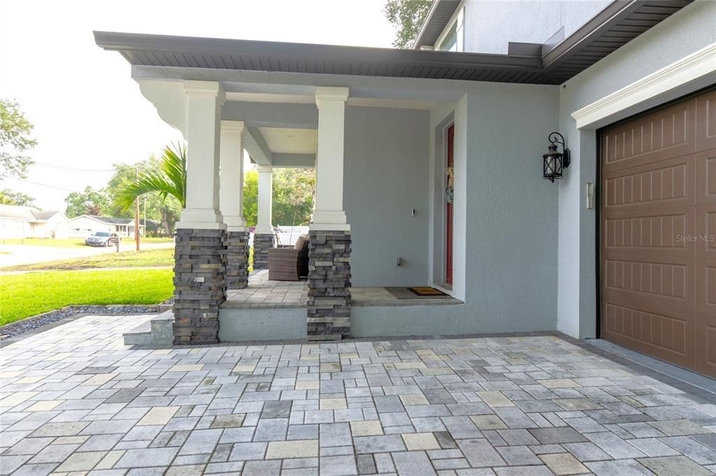 For Sale: $739,900 (4 beds, 3 baths, 2518 Square Feet)