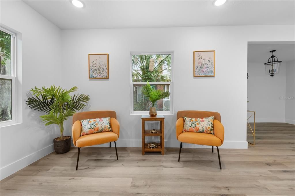 Activo con contrato: $335,000 (2 camas, 2 baños, 1100 Pies cuadrados)