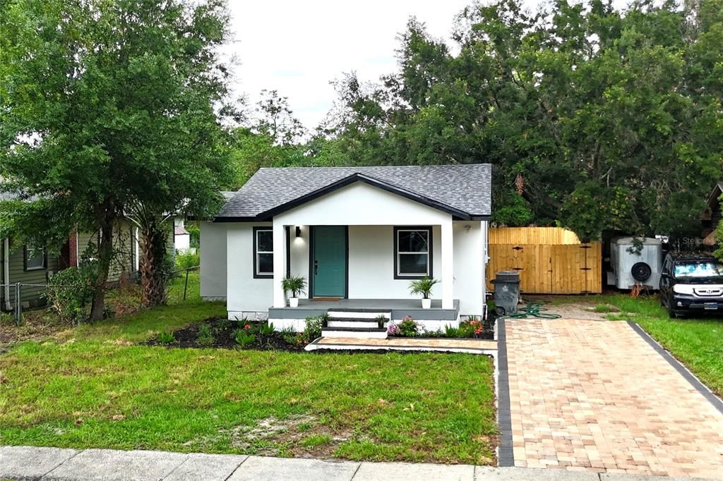 Activo con contrato: $335,000 (2 camas, 2 baños, 1100 Pies cuadrados)