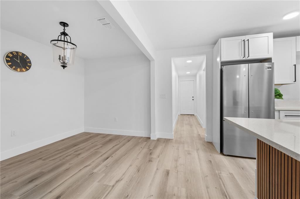 Activo con contrato: $335,000 (2 camas, 2 baños, 1100 Pies cuadrados)