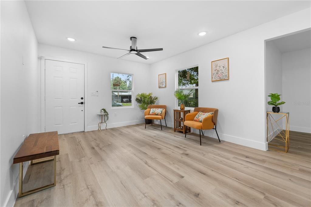 Activo con contrato: $335,000 (2 camas, 2 baños, 1100 Pies cuadrados)