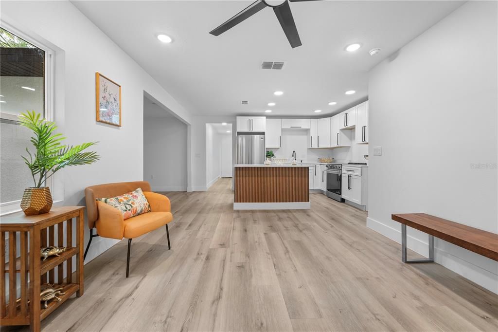 Activo con contrato: $335,000 (2 camas, 2 baños, 1100 Pies cuadrados)
