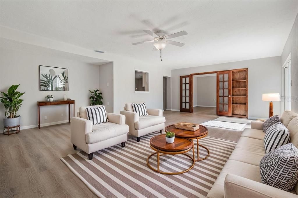 En Venta: $610,000 (3 camas, 2 baños, 1953 Pies cuadrados)