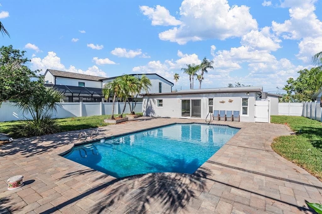 En Venta: $610,000 (3 camas, 2 baños, 1953 Pies cuadrados)
