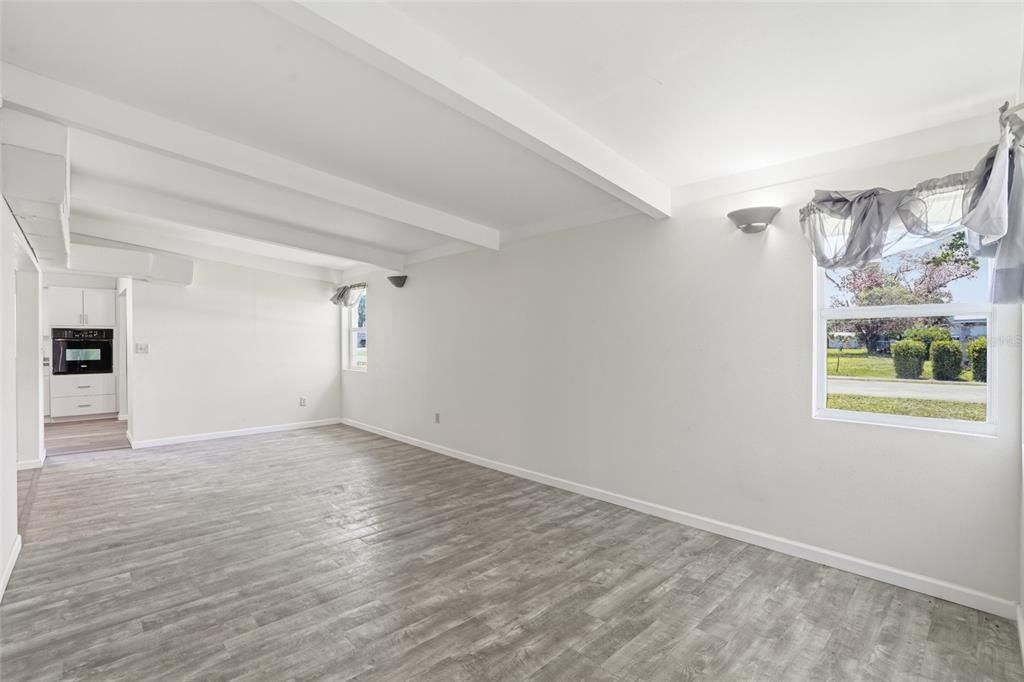 На продажу: $169,777 (3 спален, 1 ванн, 1382 Квадратных фут)