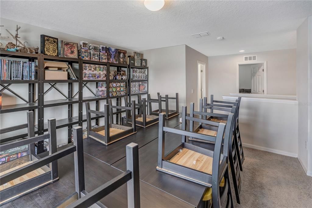 For Sale: $400,000 (5 beds, 3 baths, 2710 Square Feet)