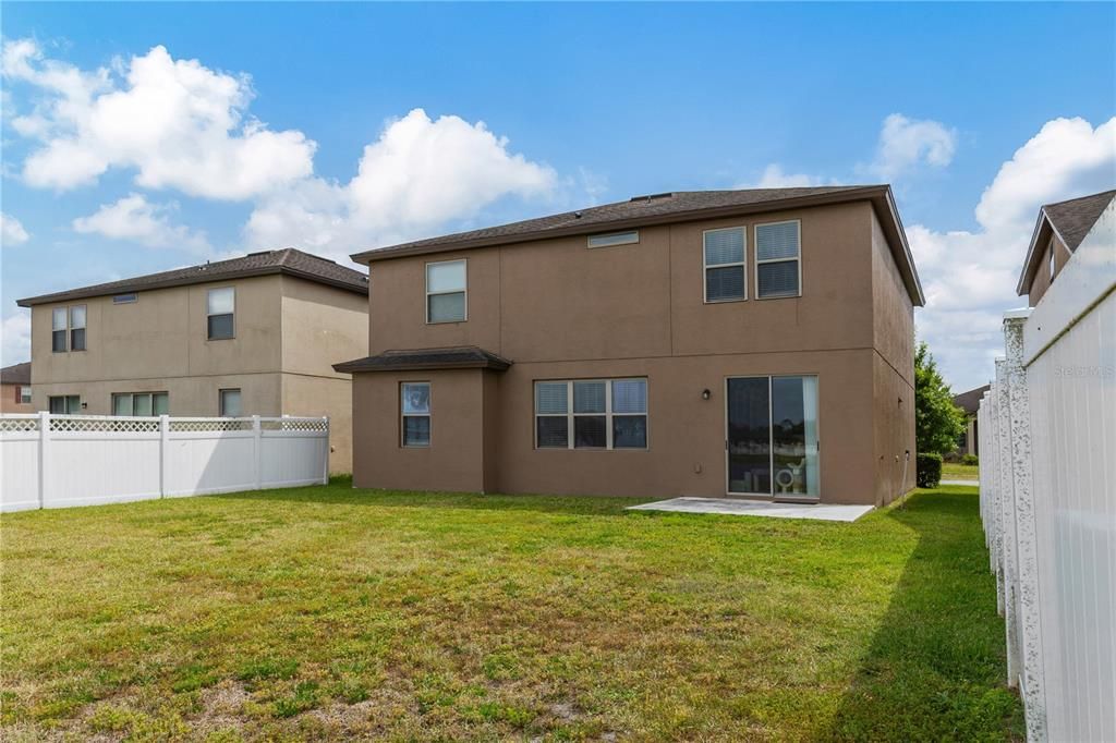 For Sale: $400,000 (5 beds, 3 baths, 2710 Square Feet)