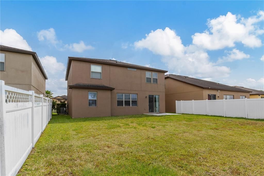 For Sale: $400,000 (5 beds, 3 baths, 2710 Square Feet)