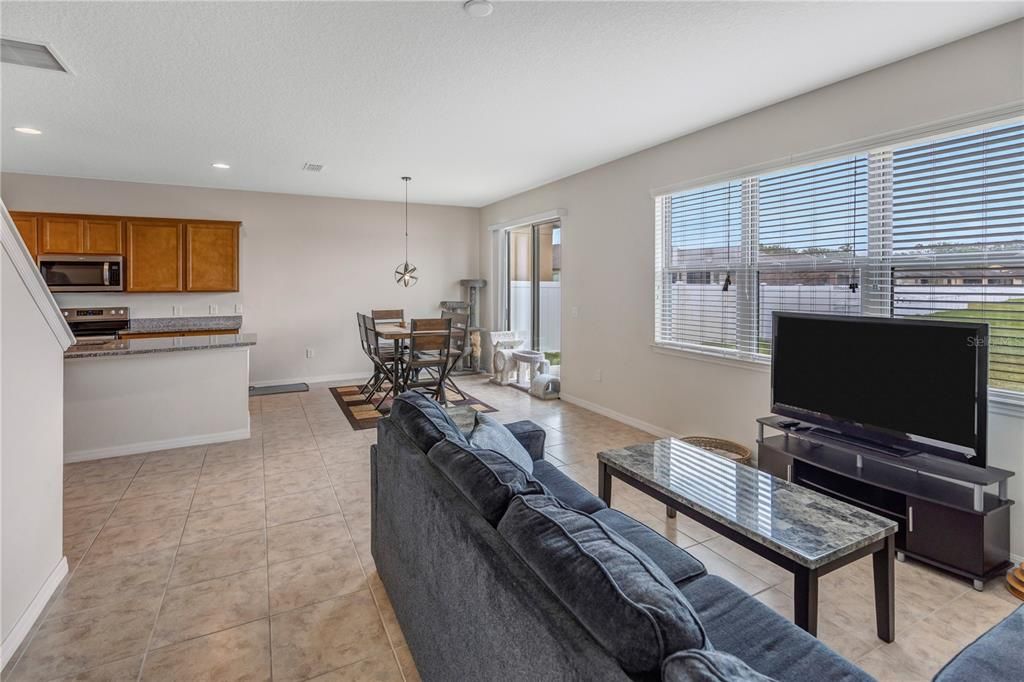 For Sale: $400,000 (5 beds, 3 baths, 2710 Square Feet)