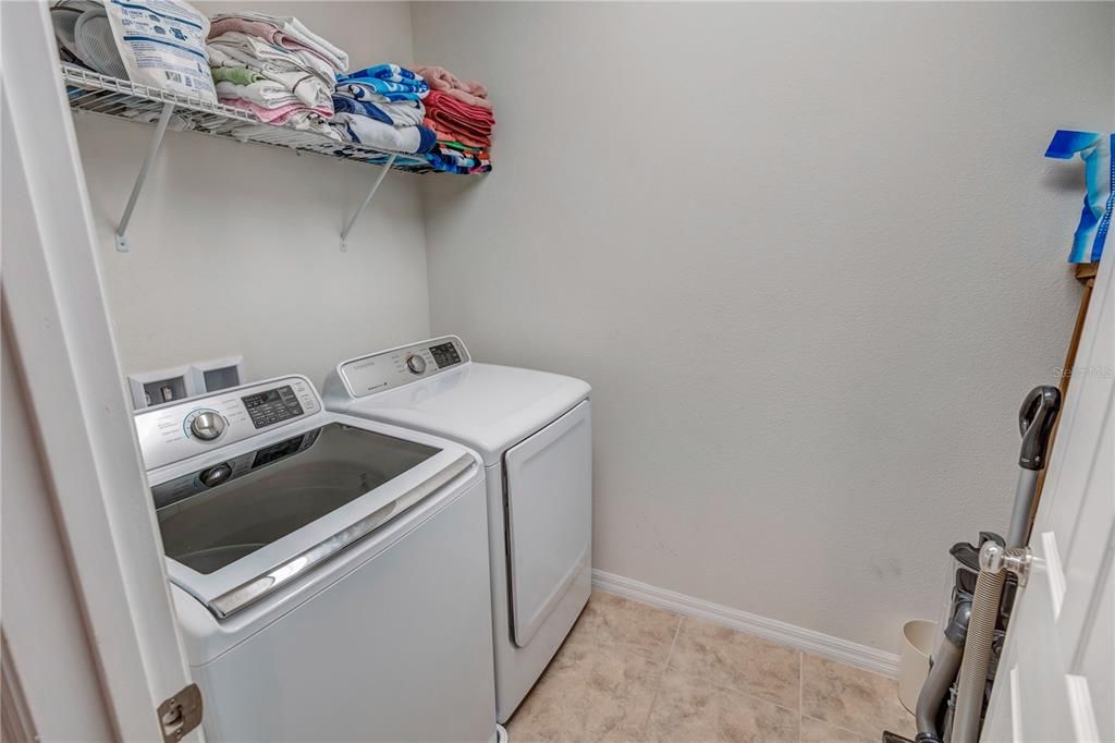 For Sale: $400,000 (5 beds, 3 baths, 2710 Square Feet)