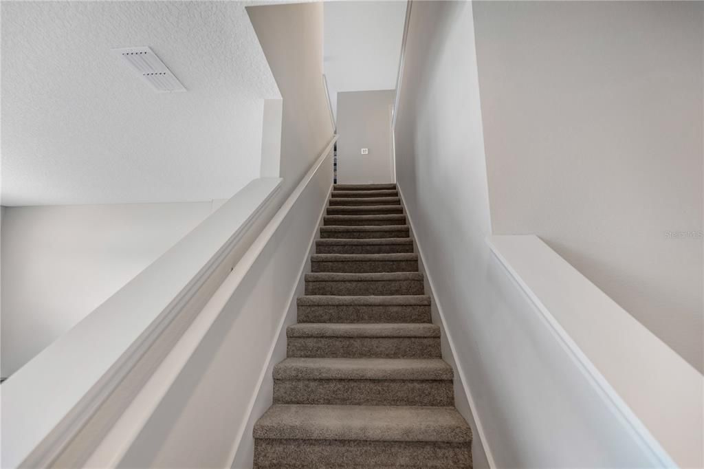 For Sale: $400,000 (5 beds, 3 baths, 2710 Square Feet)