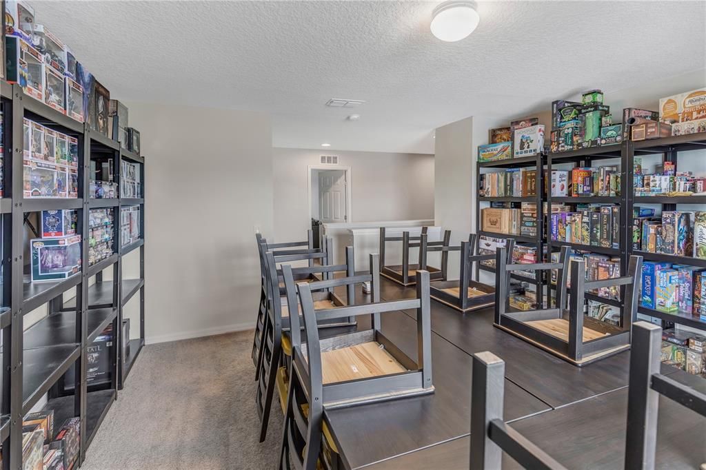For Sale: $400,000 (5 beds, 3 baths, 2710 Square Feet)