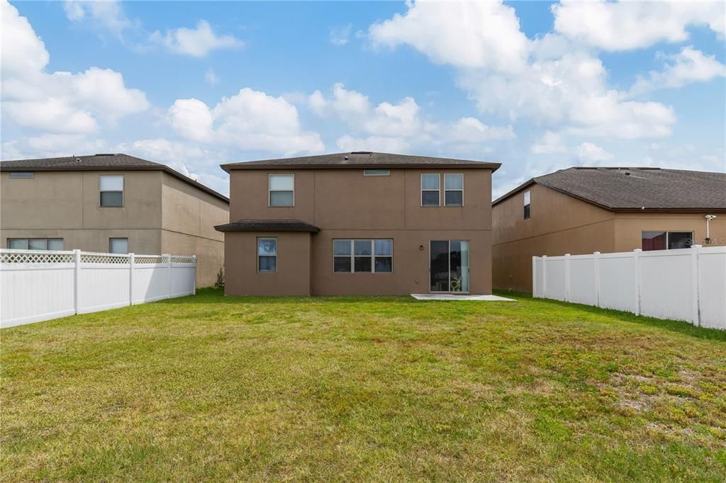 For Sale: $400,000 (5 beds, 3 baths, 2710 Square Feet)