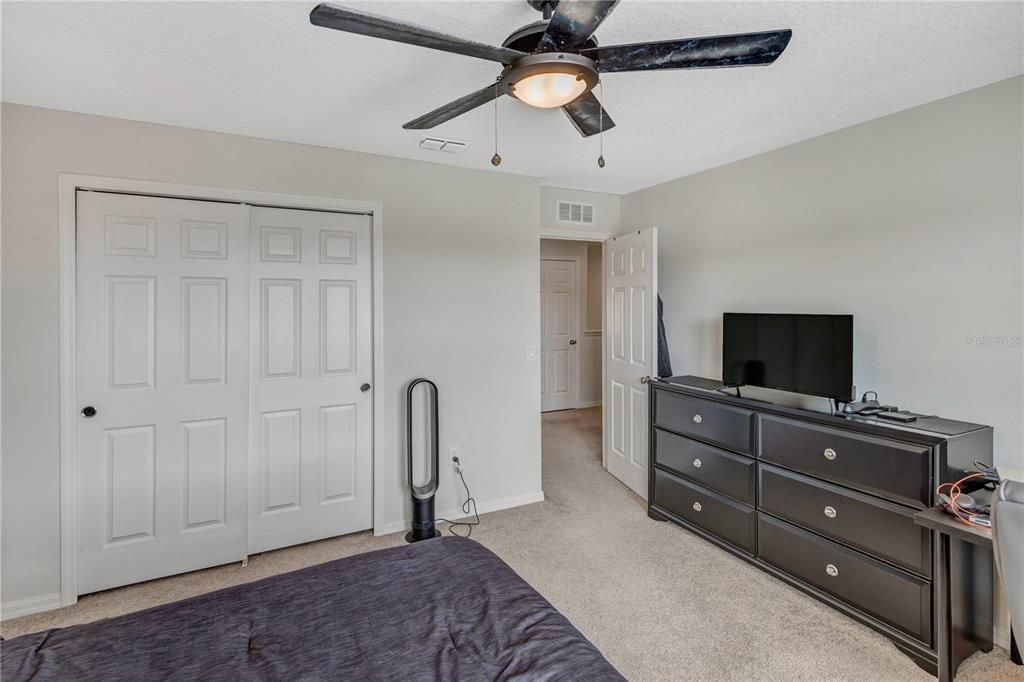For Sale: $400,000 (5 beds, 3 baths, 2710 Square Feet)