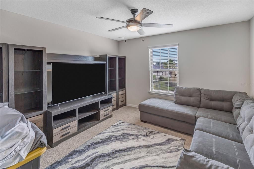 For Sale: $400,000 (5 beds, 3 baths, 2710 Square Feet)