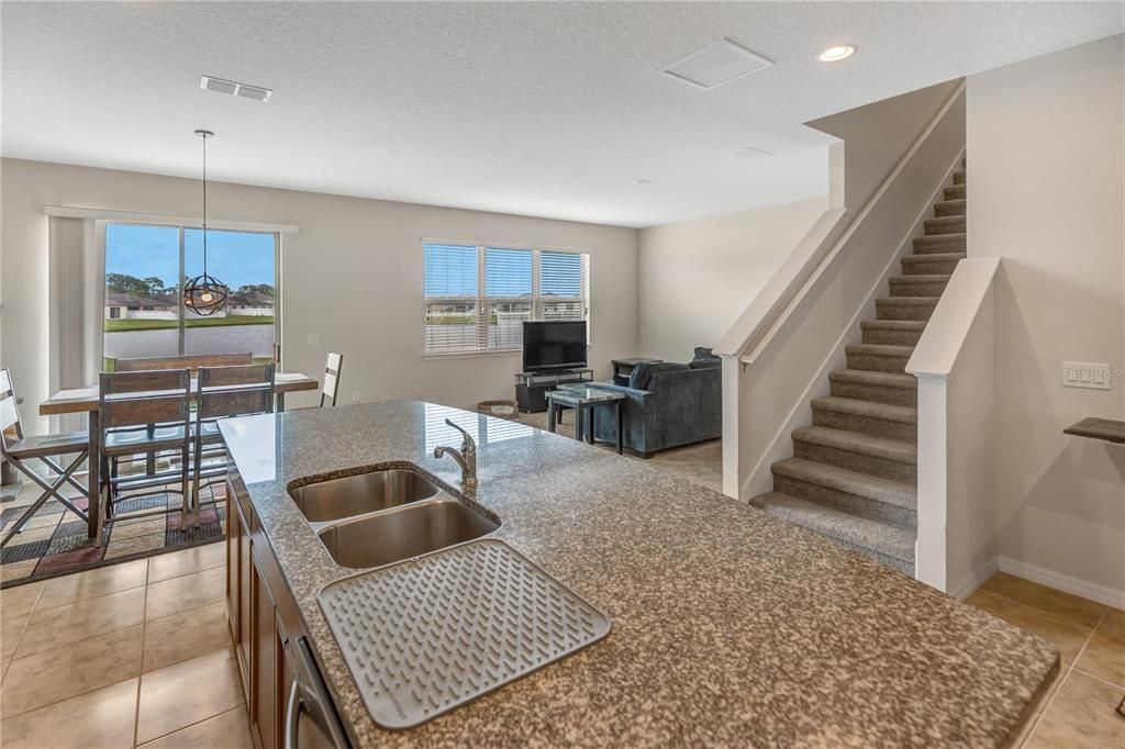For Sale: $400,000 (5 beds, 3 baths, 2710 Square Feet)