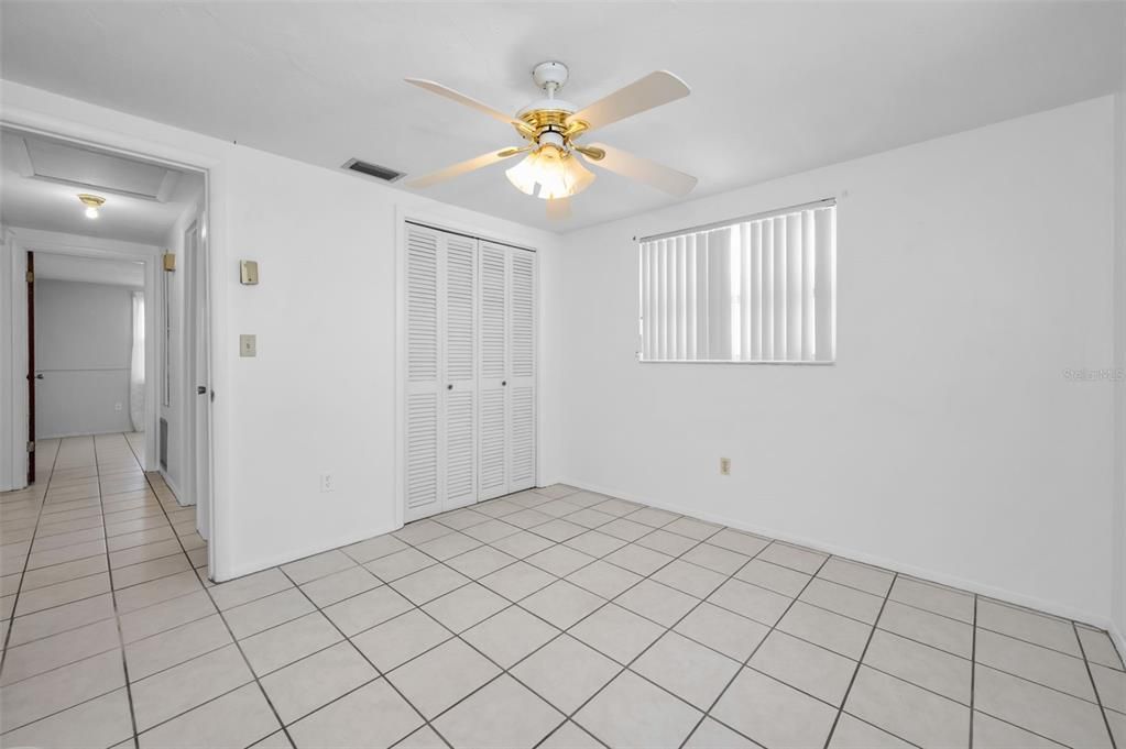 Activo con contrato: $220,000 (3 camas, 2 baños, 1261 Pies cuadrados)