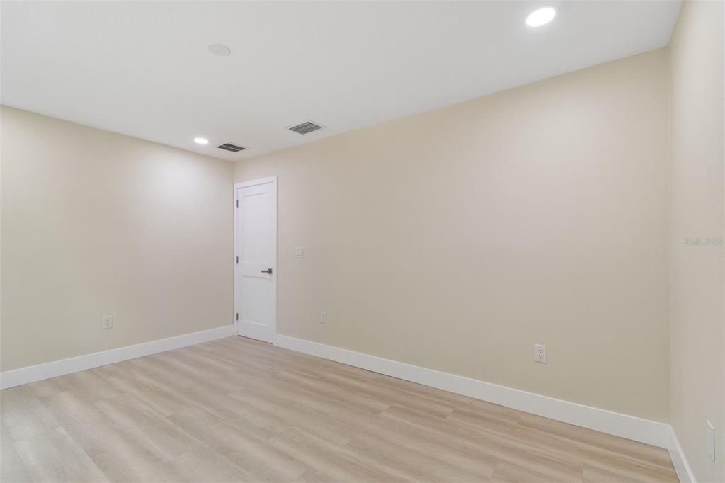 For Sale: $419,500 (4 beds, 2 baths, 1392 Square Feet)