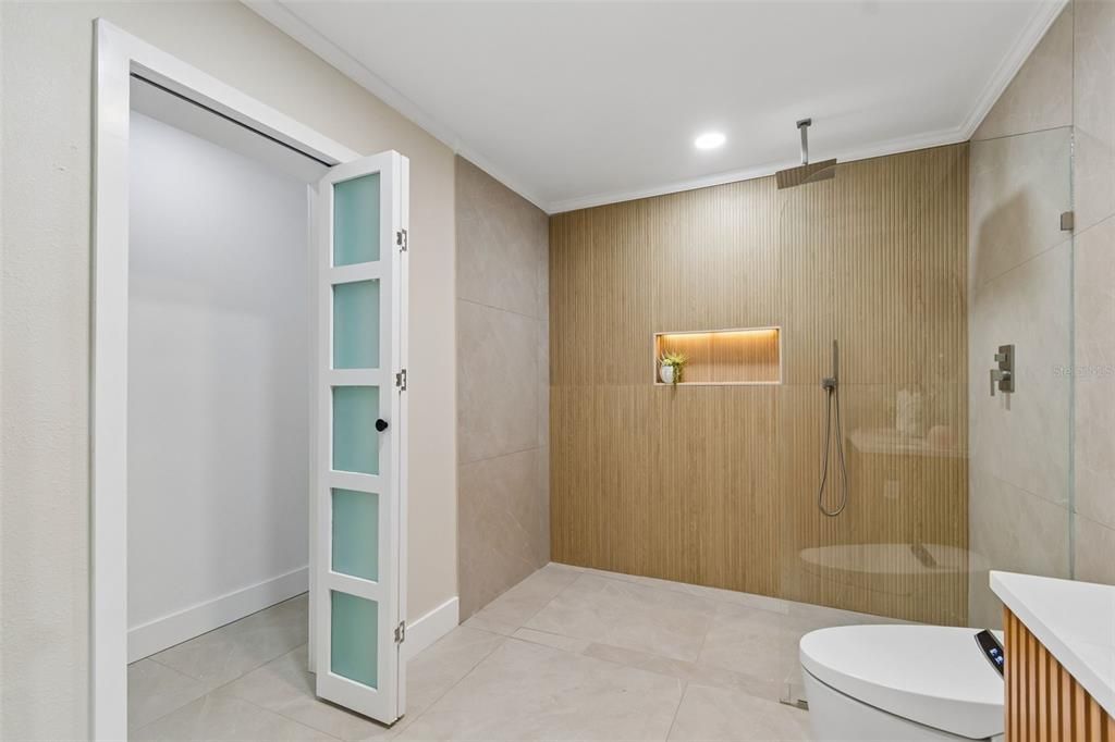 For Sale: $419,500 (4 beds, 2 baths, 1392 Square Feet)