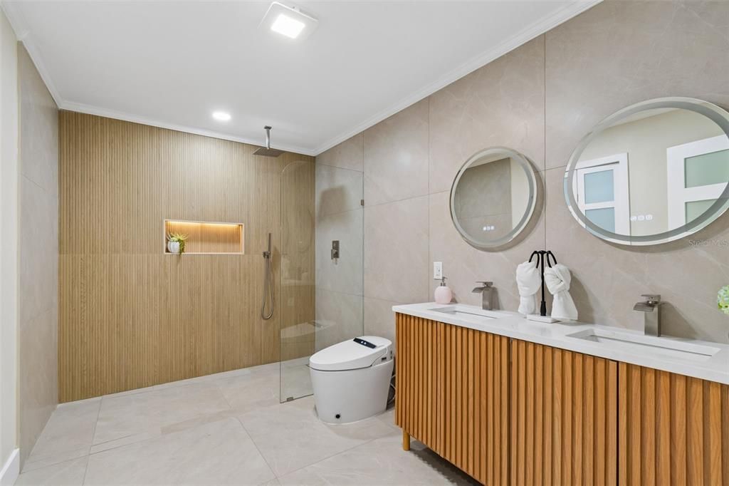 For Sale: $419,500 (4 beds, 2 baths, 1392 Square Feet)