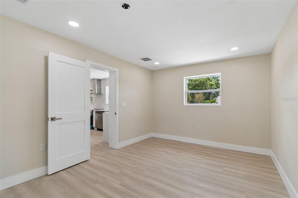 For Sale: $419,500 (4 beds, 2 baths, 1392 Square Feet)