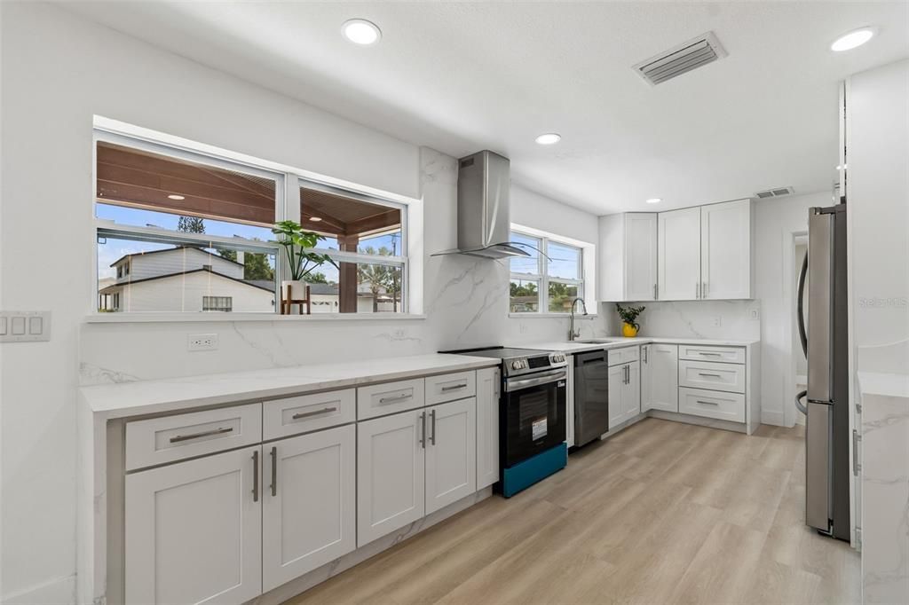 For Sale: $419,500 (4 beds, 2 baths, 1392 Square Feet)