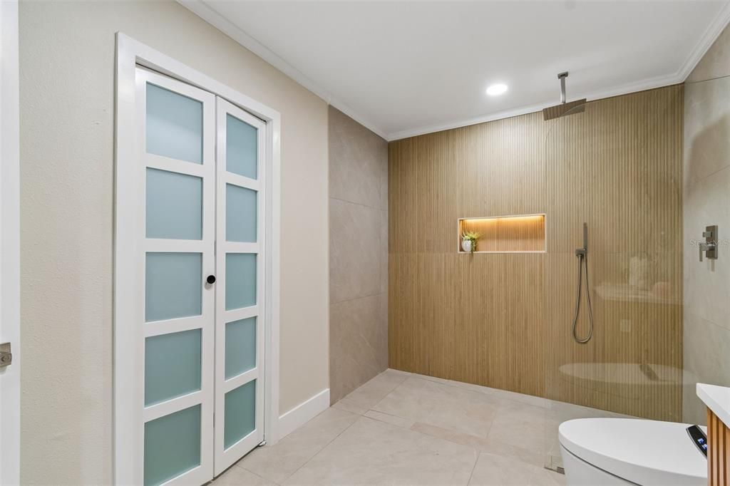 For Sale: $419,500 (4 beds, 2 baths, 1392 Square Feet)