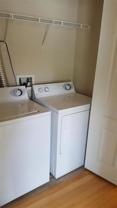 For Rent: $1,450 (1 beds, 1 baths, 830 Square Feet)