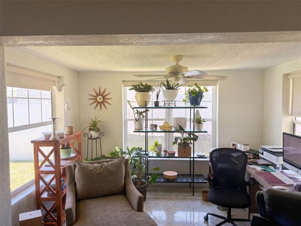 En Venta: $349,900 (2 camas, 2 baños, 1306 Pies cuadrados)