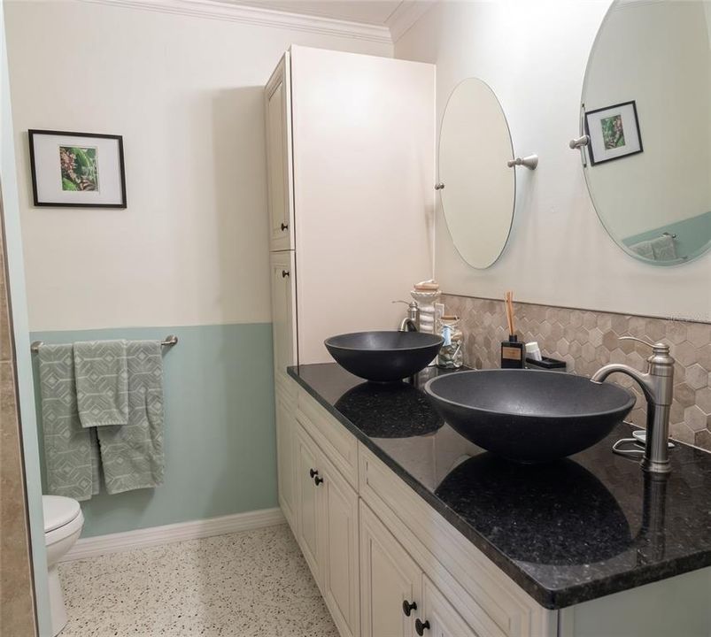 En Venta: $349,900 (2 camas, 2 baños, 1306 Pies cuadrados)