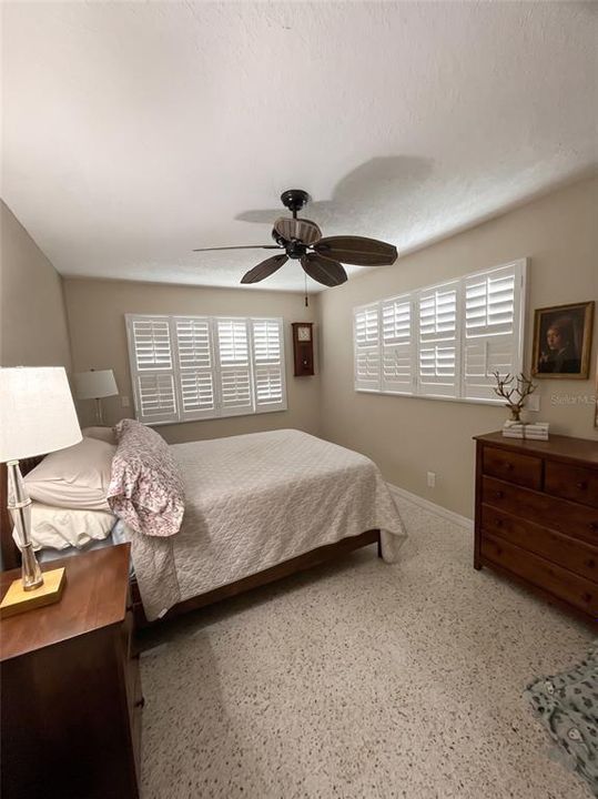 En Venta: $349,900 (2 camas, 2 baños, 1306 Pies cuadrados)