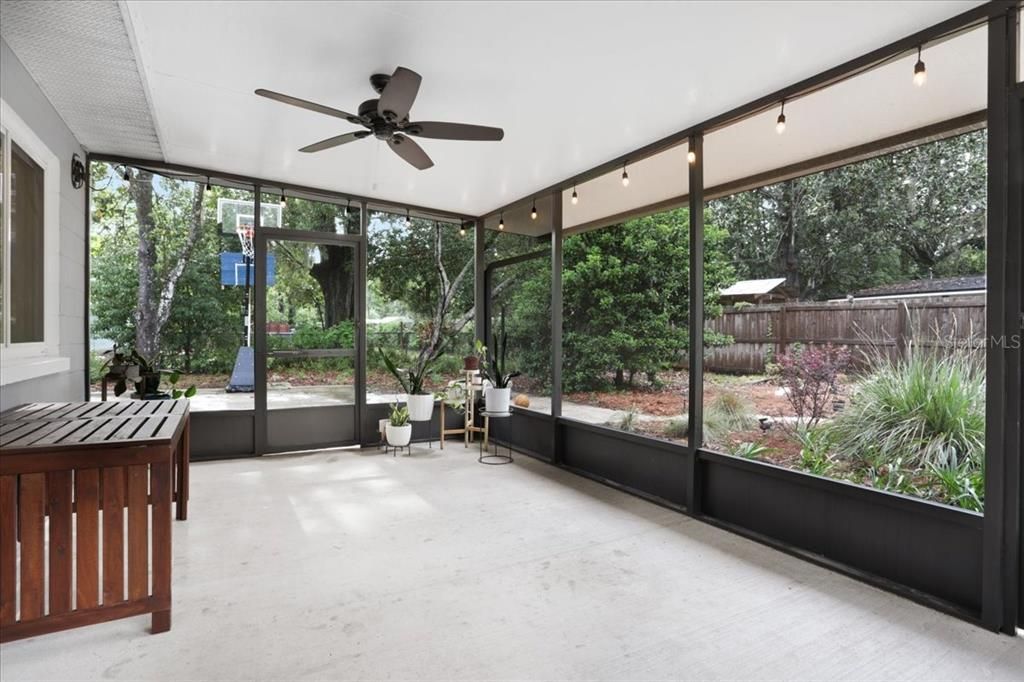 For Sale: $319,000 (4 beds, 2 baths, 1552 Square Feet)