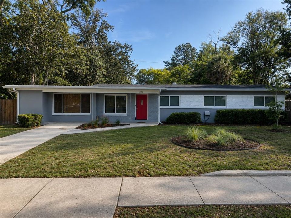 For Sale: $319,000 (4 beds, 2 baths, 1552 Square Feet)