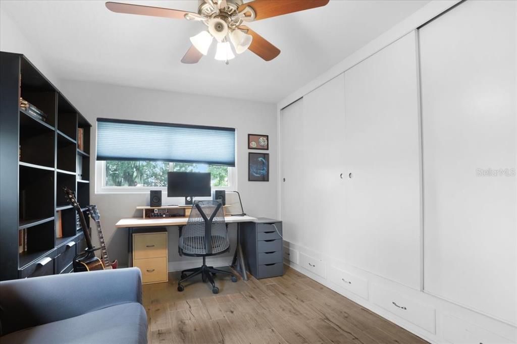 For Sale: $319,000 (4 beds, 2 baths, 1552 Square Feet)