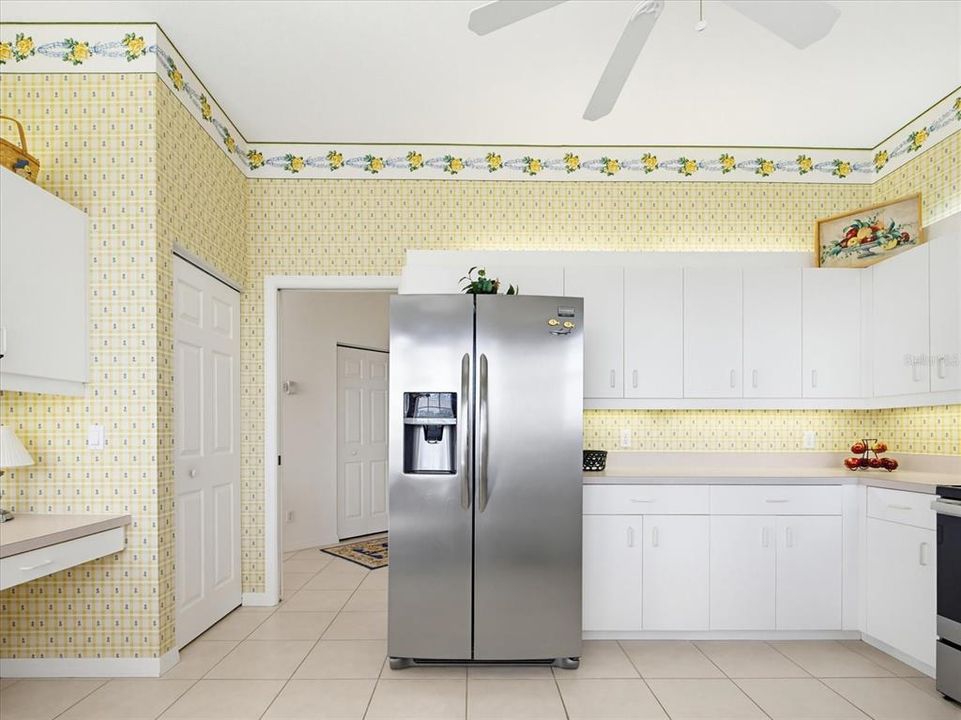 For Sale: $320,000 (3 beds, 2 baths, 1859 Square Feet)