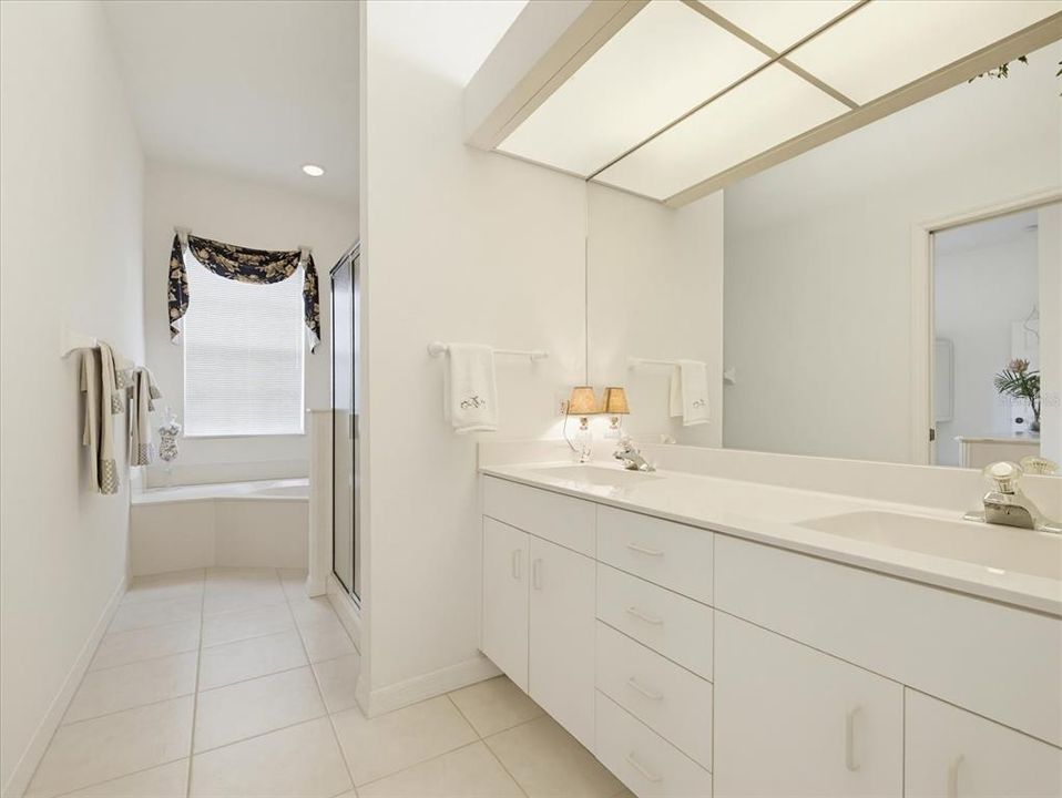 For Sale: $320,000 (3 beds, 2 baths, 1859 Square Feet)