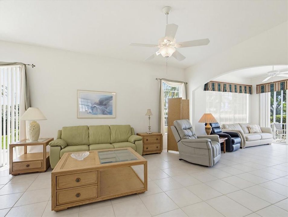 For Sale: $320,000 (3 beds, 2 baths, 1859 Square Feet)