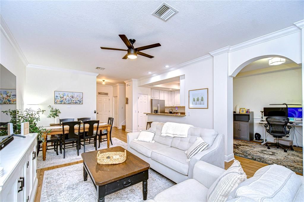 En Venta: $349,000 (3 camas, 2 baños, 2310 Pies cuadrados)