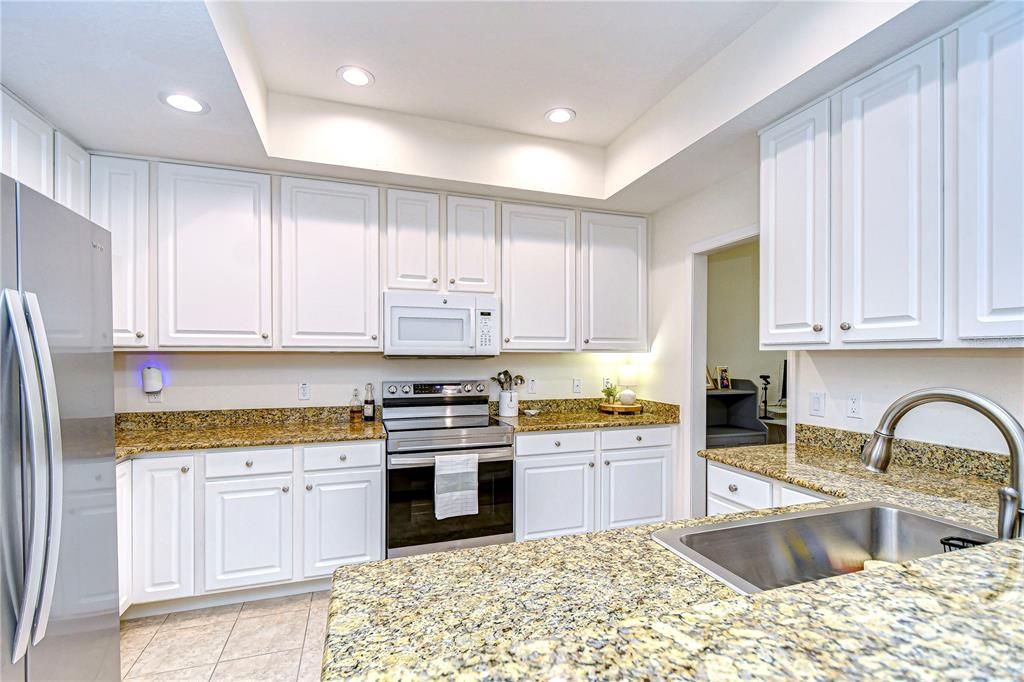 En Venta: $349,000 (3 camas, 2 baños, 2310 Pies cuadrados)