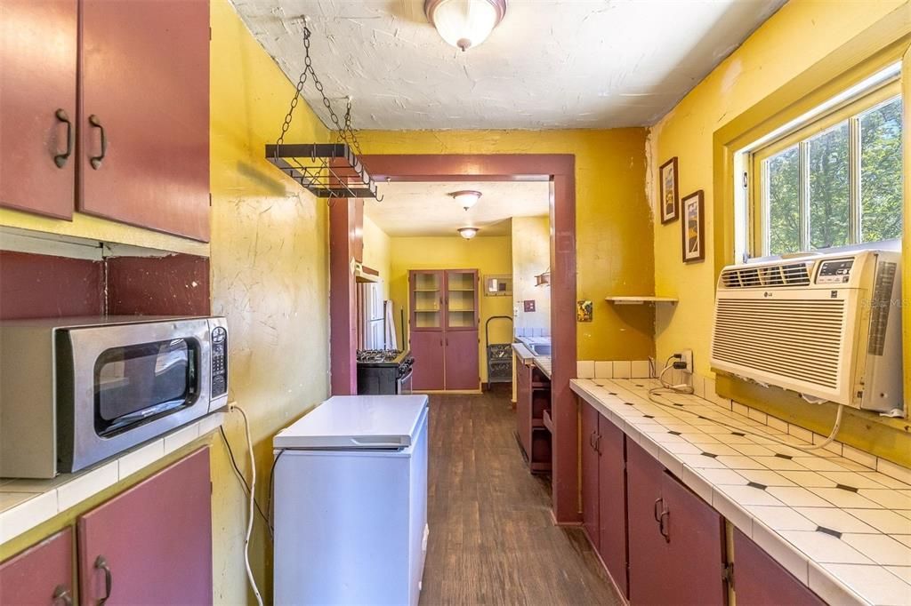На продажу: $259,900 (2 спален, 1 ванн, 1524 Квадратных фут)