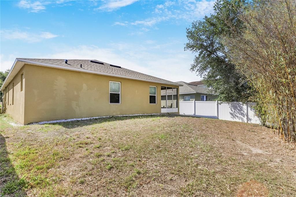 Под контрактом: $335,000 (3 спален, 2 ванн, 1758 Квадратных фут)